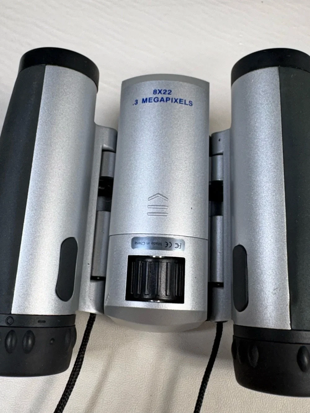 Meade Silver Black CaptureView Digital Camera Binoculars 8x22 .3 Megapixels